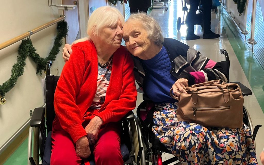 Hire gréisste Wonsch war et, hir beschte Frëndin erëmzegesinn.