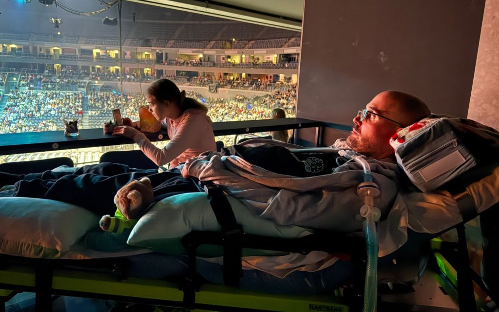 Dëse Här (1984) hat ee ganz häerzleche Wonsch: wäertvoll Zäit mat senger Duechter ze verbréngen.